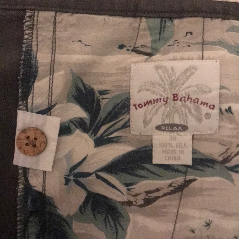 Tommy Bahama Shorts 38 W